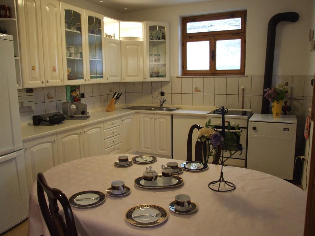 Apartment Dino سفيتي يوراي الغرفة الصورة